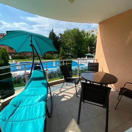 Апартамент Luxury First Line With Pool And Sea View In Complex Oazis Равда
