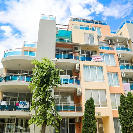 Апартамент Luxury First Line With Pool And Sea View In Complex Oazis