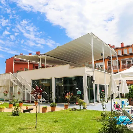 Apartment Luxury First Line With Pool And Sea View In Complex Oazis