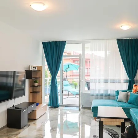 Luxury First Line With Pool And Sea View In Complex Oazis Apartment Ravda