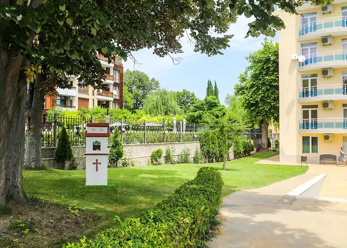 Luxury First Line With Pool And Sea View In Complex Oazis Apartament Ravda