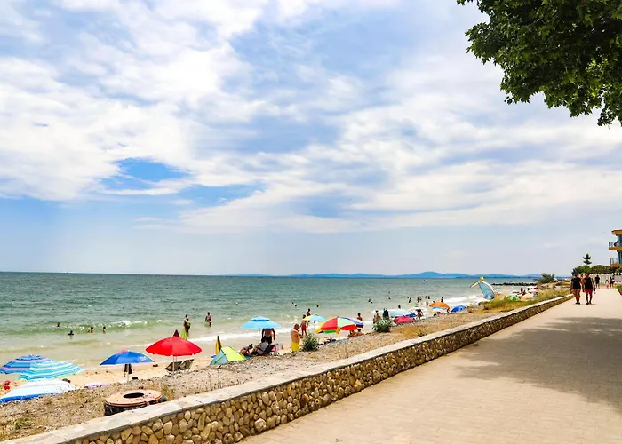 Luxury First Line With Pool And Sea View In Complex Oazis